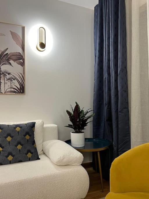 Apartment Secret Garden Calme Et Terrasse En Hyper-centre Grenoble